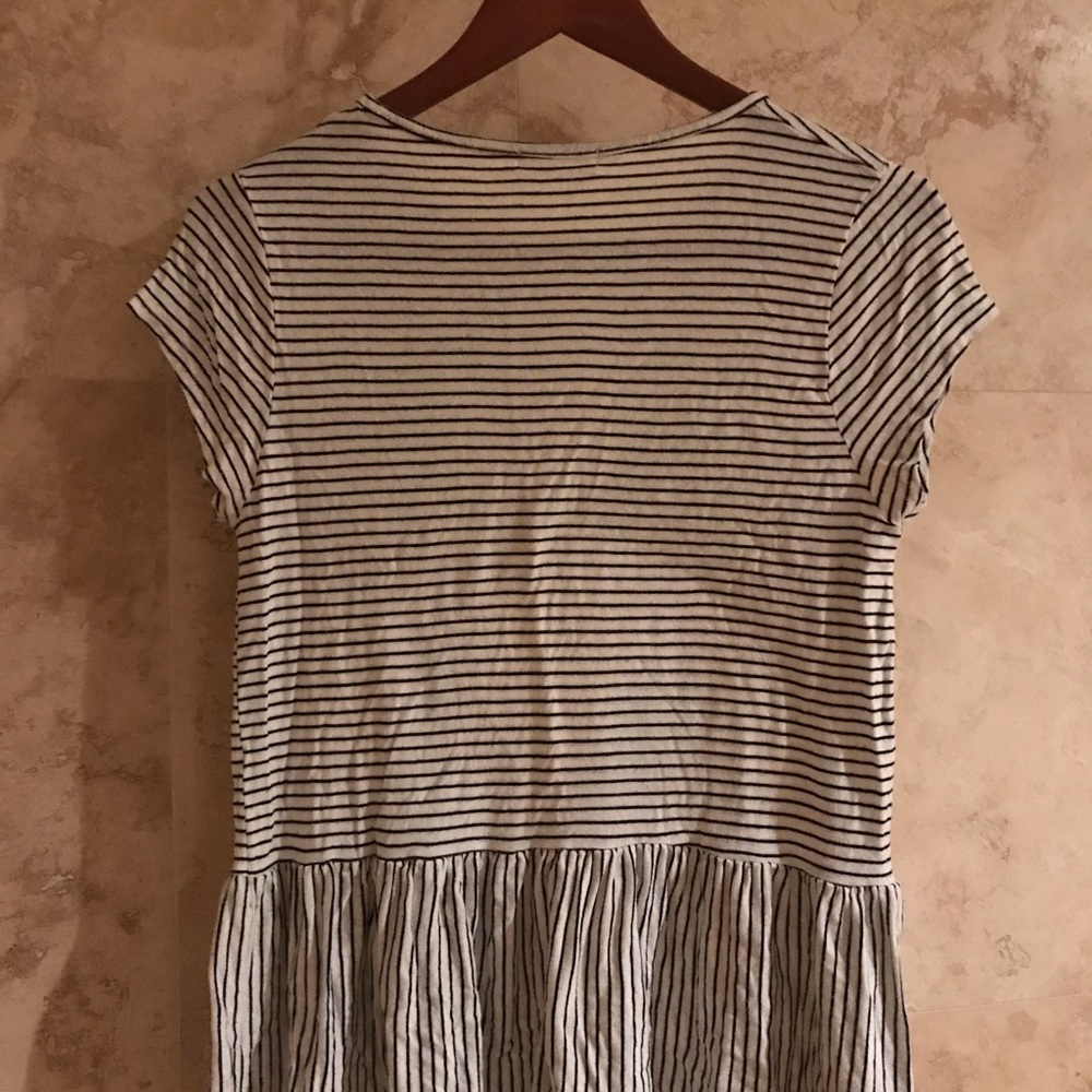 Striped top. - Picture 2 of 3